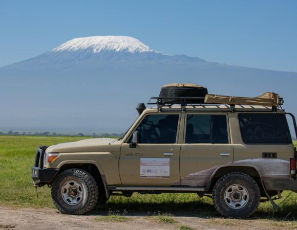 4-Day Amboseli & Tsavo West Luxury Safari from Nairobi