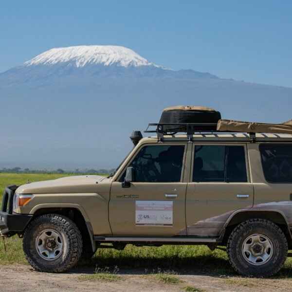 4-Day Amboseli & Tsavo West Luxury Safari from Nairobi
